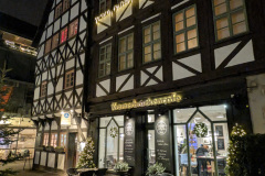 PXL_20251205_171643285